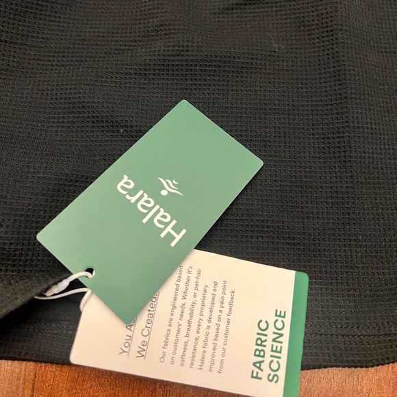 HALARA Black Women's Cropped Tank - Picture 5 of 5